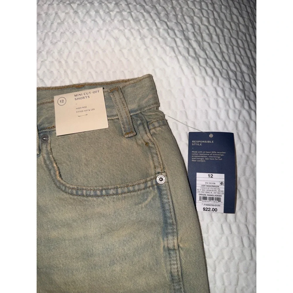 Universal Thread Womens Size 12 High Rise Mini Cut-Off‎ Denim Shorts Light Wash